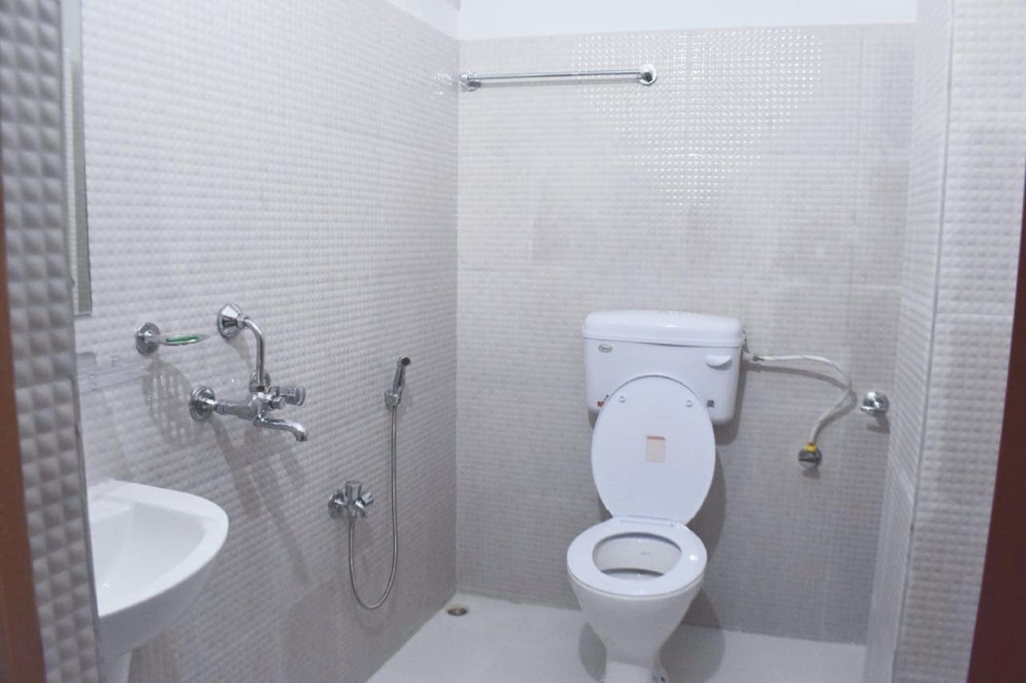 The Executive Inn Guwahati Ngoại thất bức ảnh